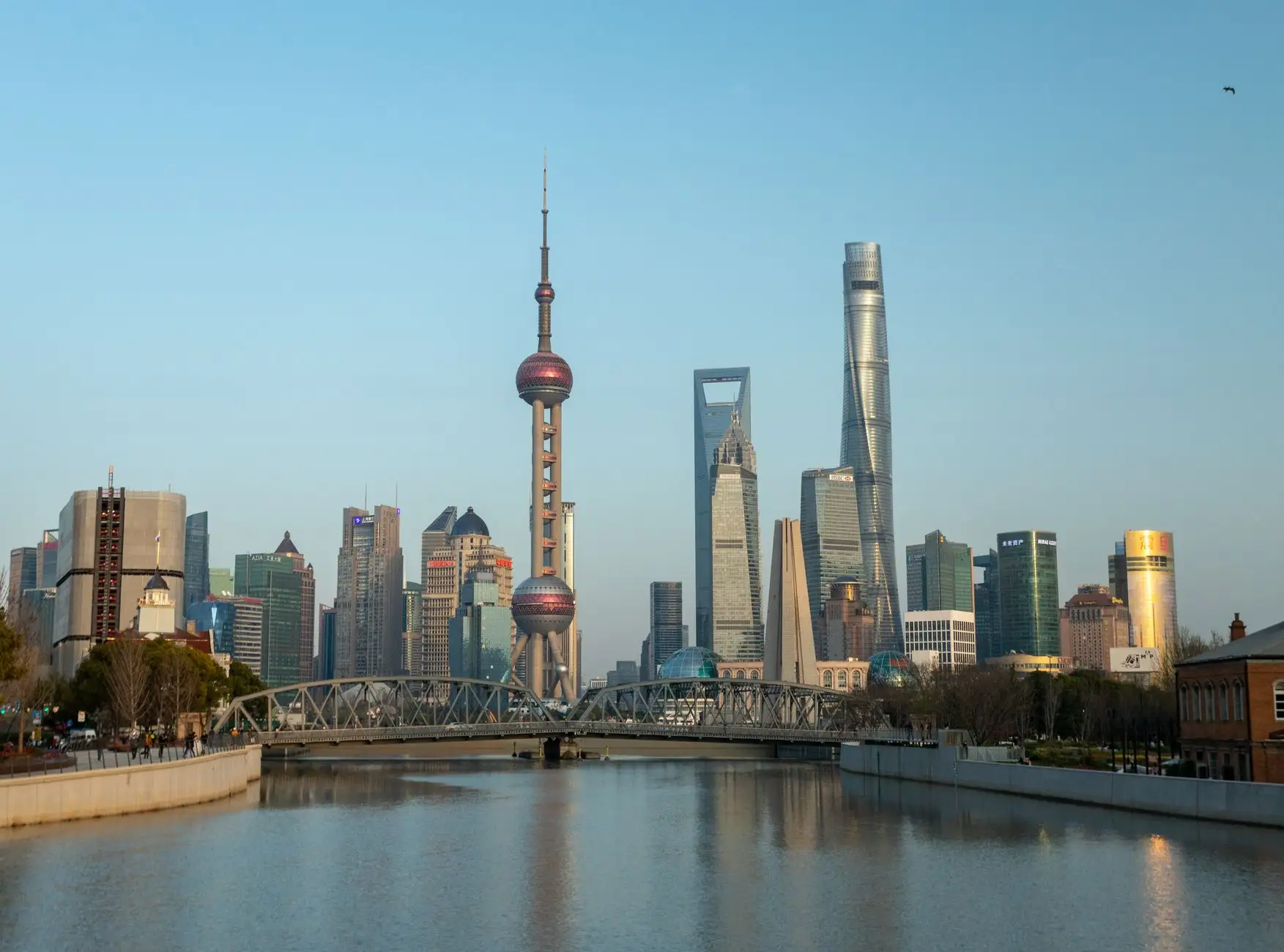 武汉文帝科技智能开关与智能插座在公寓场景中的选型对比